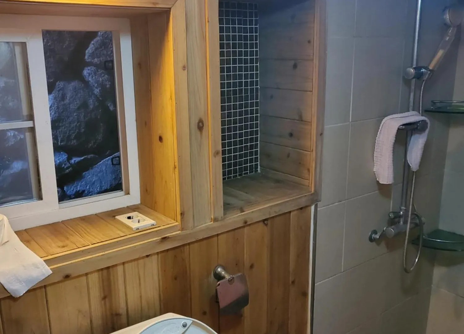 The Act Of Seeing The Sky Busan 0*,  Zuid-Korea